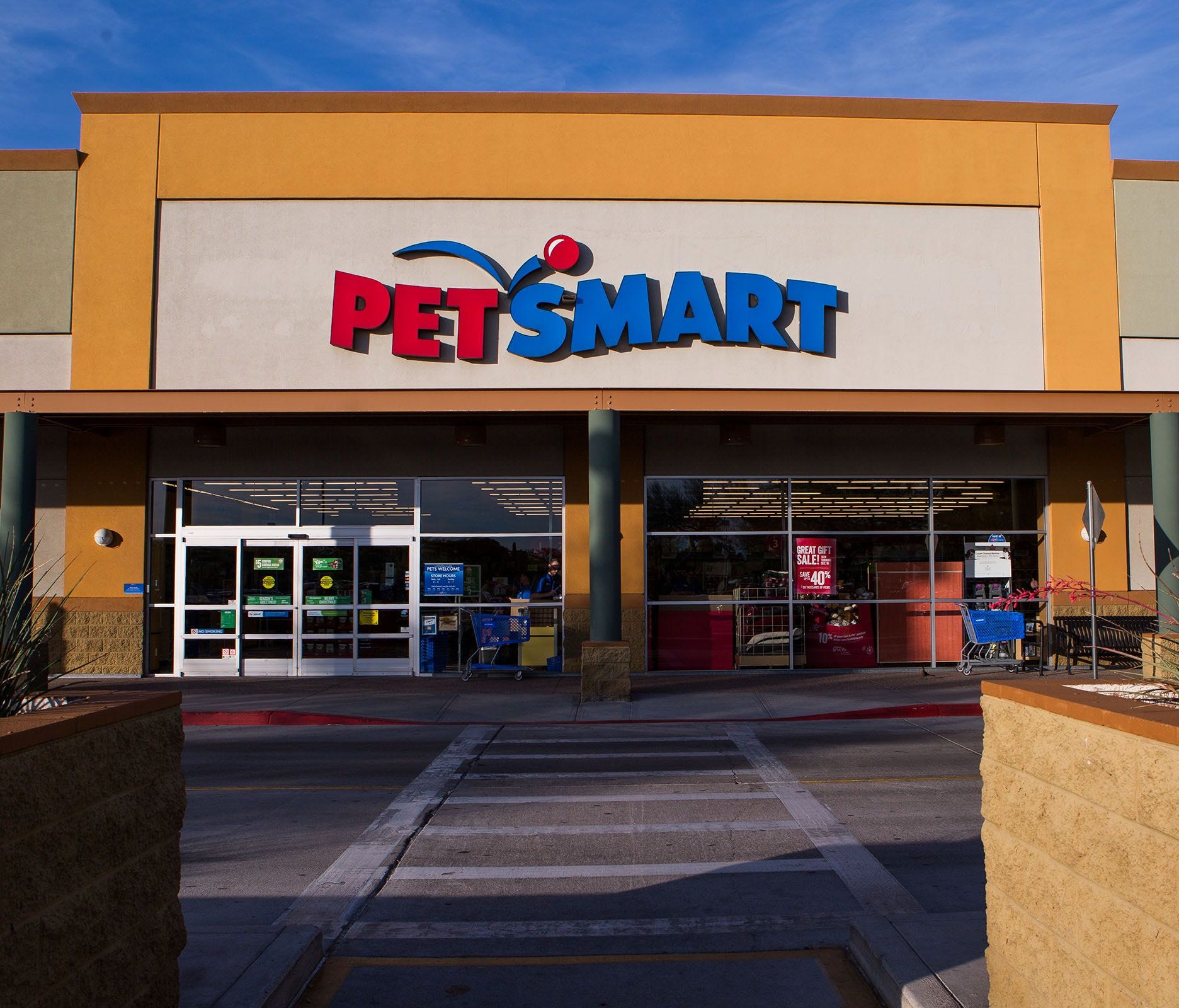 PetSmart said its staff followed appropriated procedures following the death of an 8-year-old bulldog.