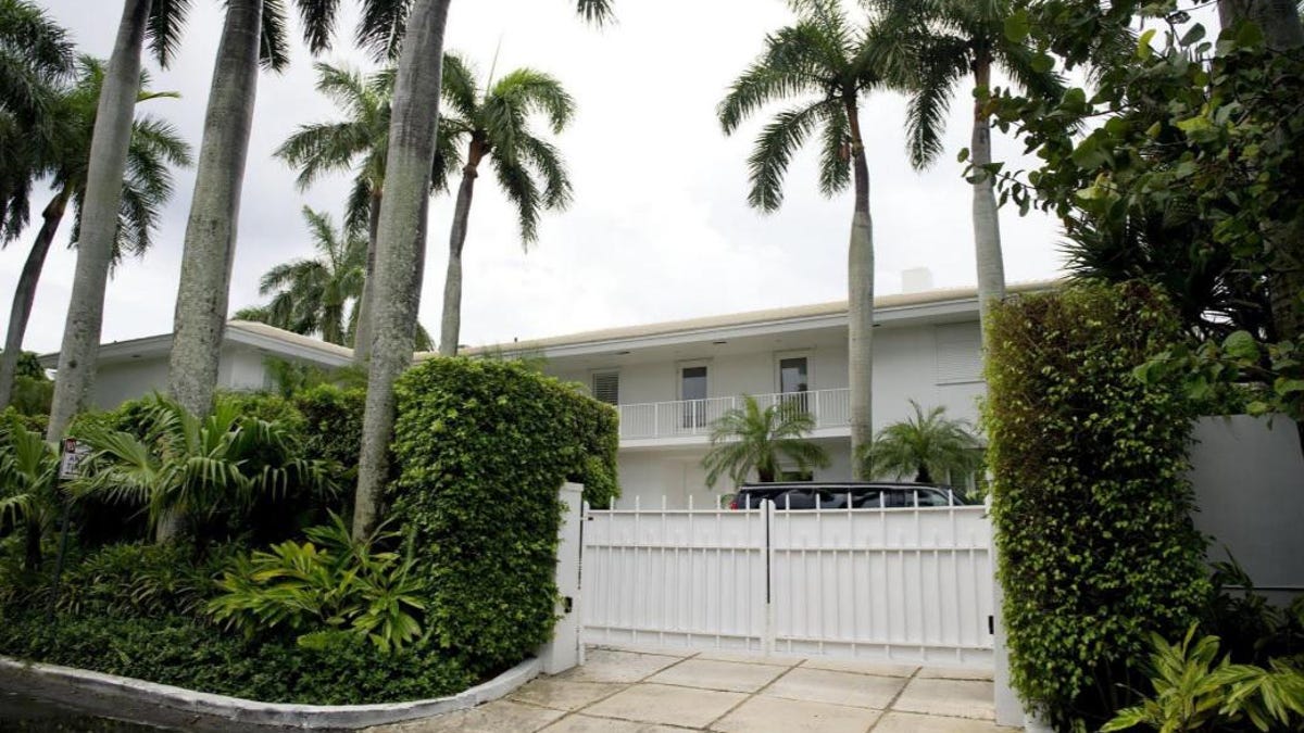 Developer Inks Contract To Buy Jeffrey Epstein House In Palm Beach