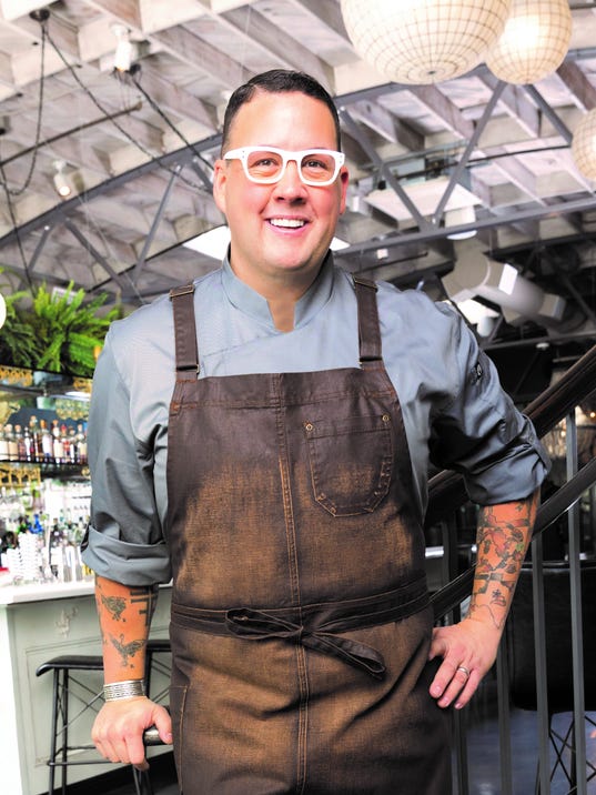 Celebrity chef Graham Elliot bringing the heat to Lansing