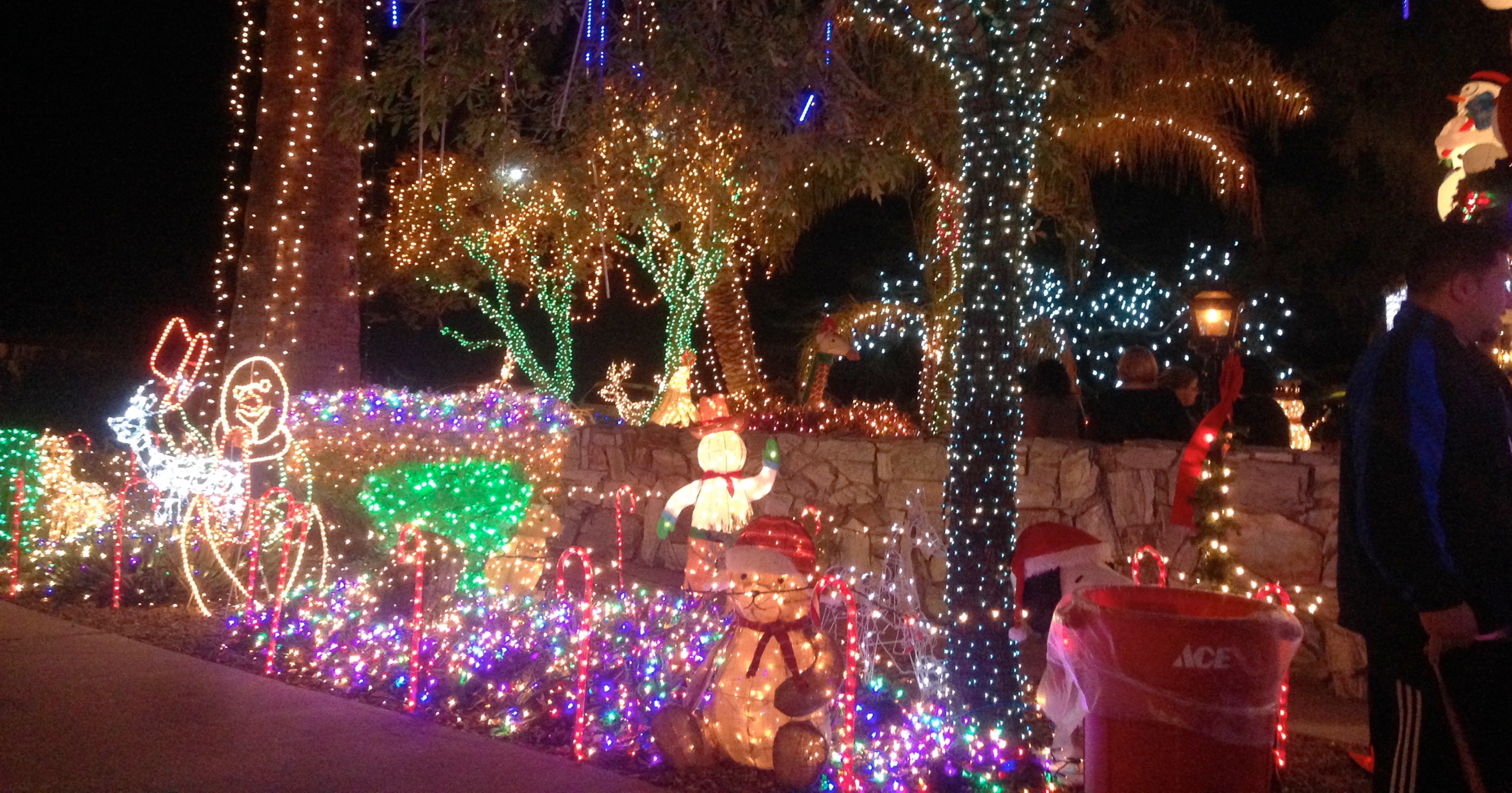 Watch out for HOA rules on holiday lights and decorations