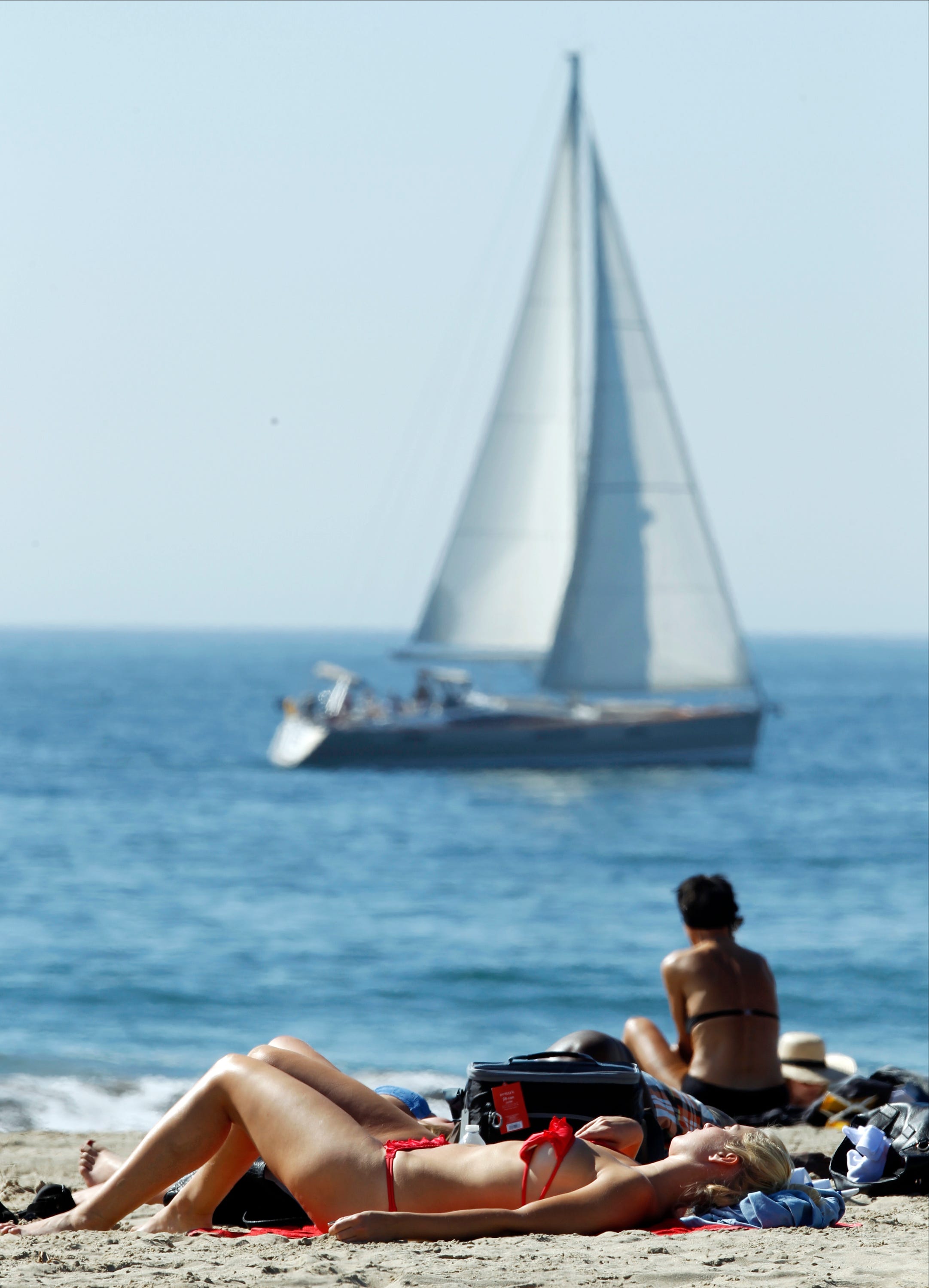 topless sunbathing at Venice Beach