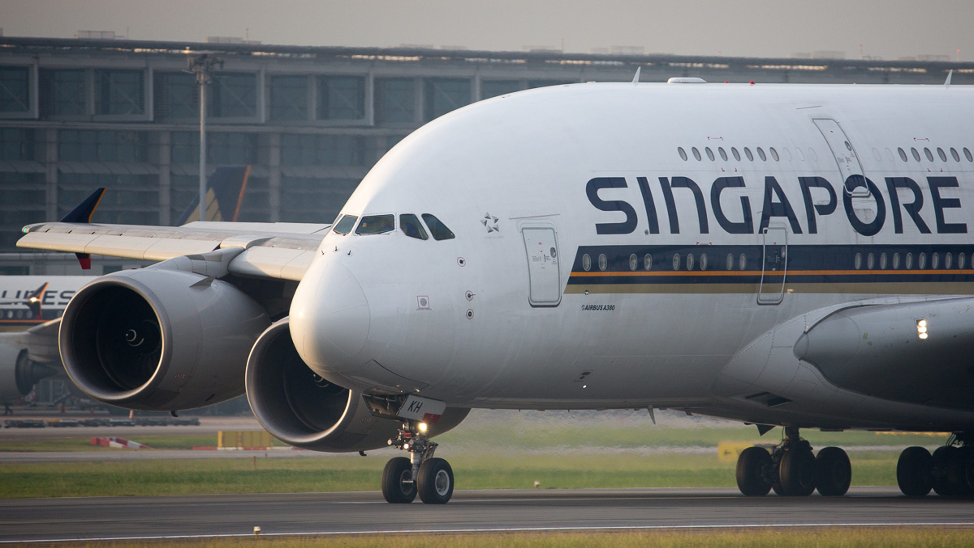 world-s-largest-passenger-airliner-in-cancellation-danger