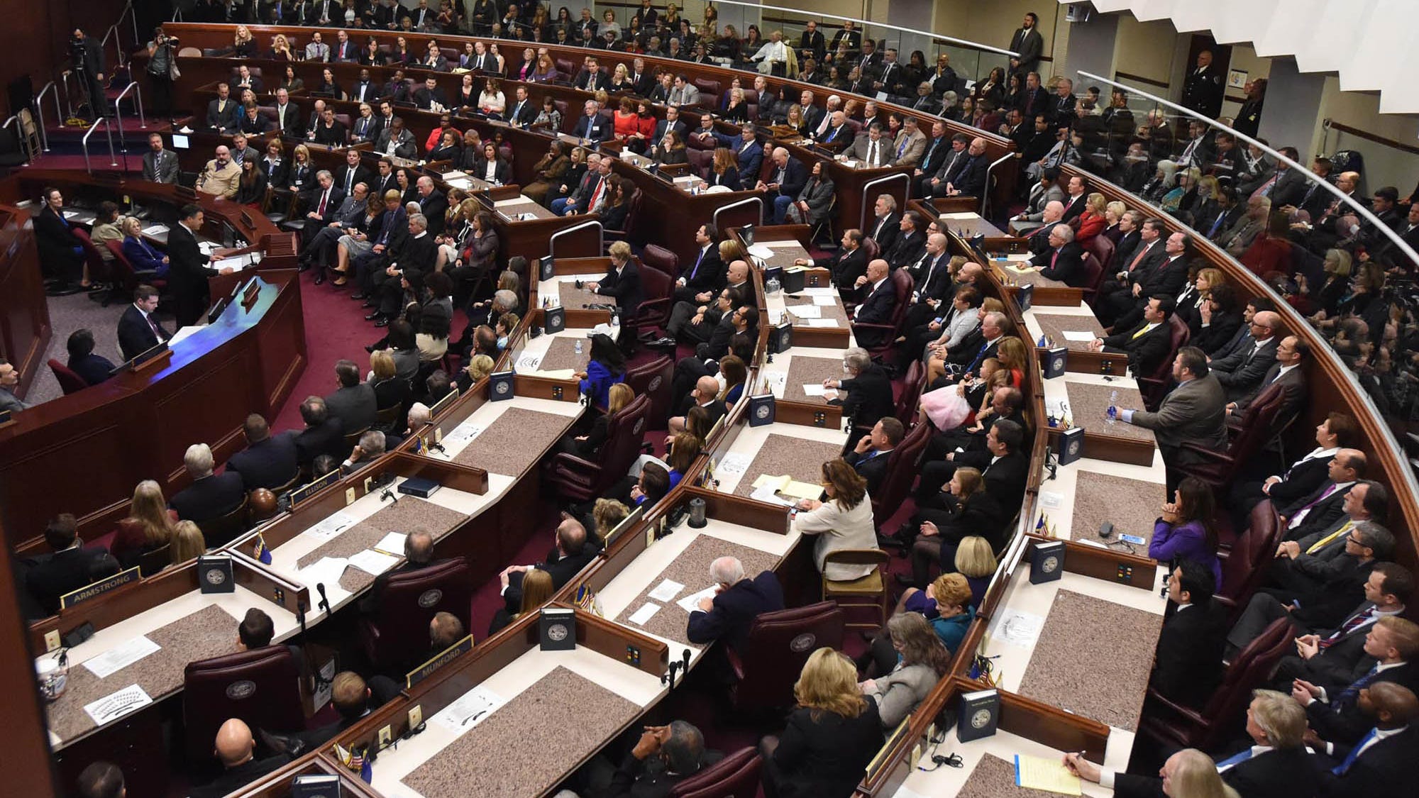 Nevada lawmakers have passed a Republican-backed bill creating a committee to help the Legislature in redistricting.