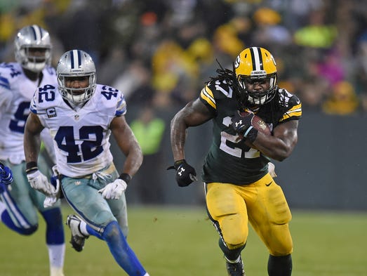 Green Bay Packers running back Eddie Lacy (27) runs