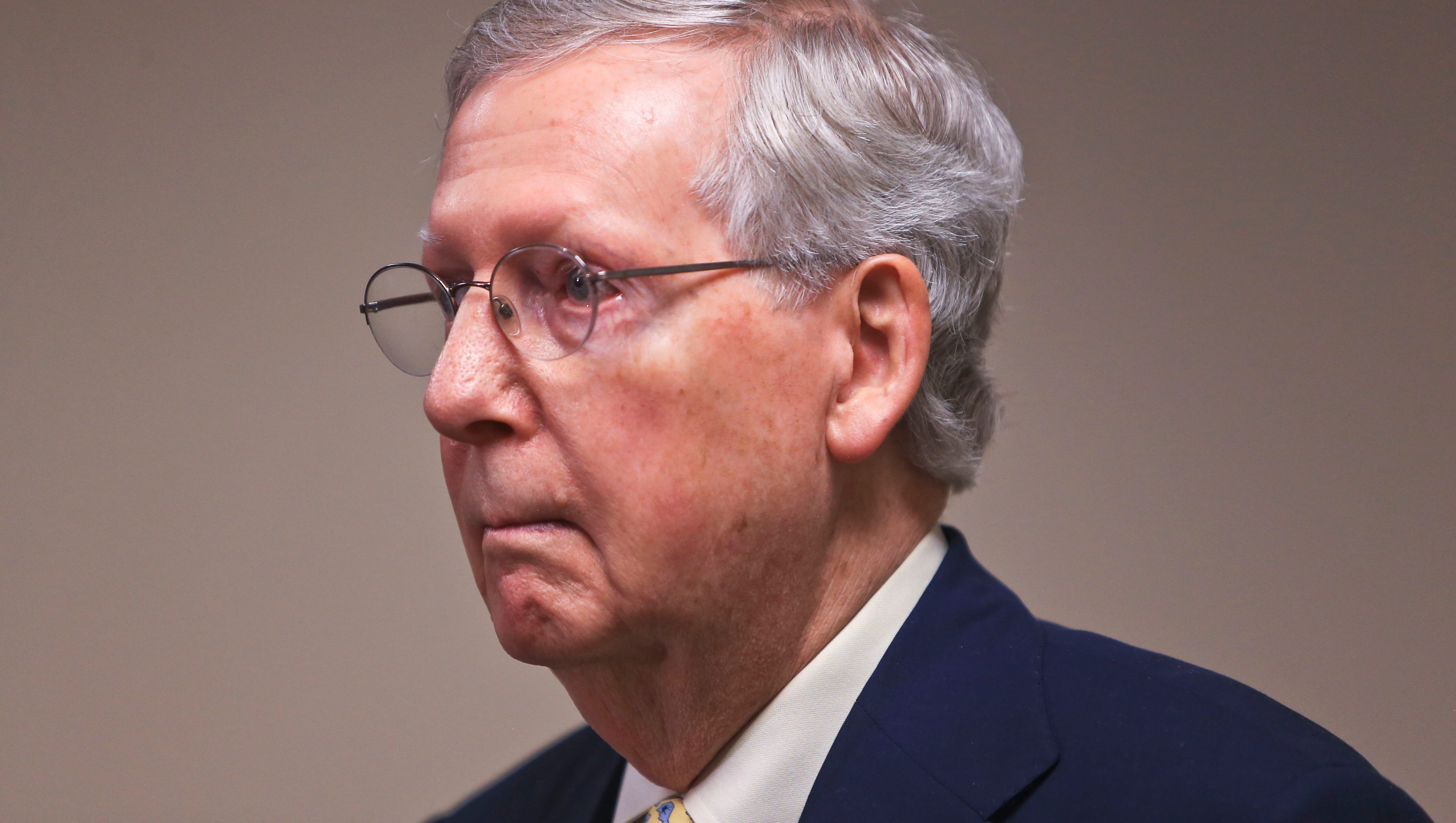 Mitch Mcconnell Elaine Chao Heckled At Louisville Restaurant