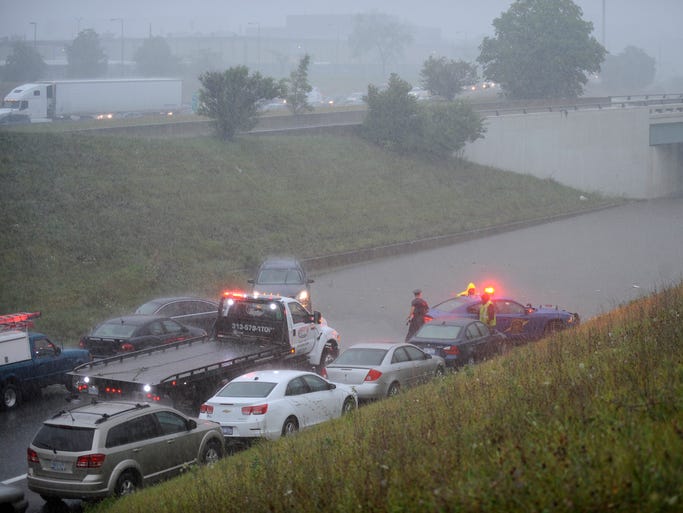 Traffic stopped on I-75.