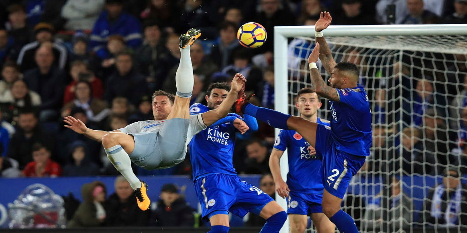 Leicester defeats Everton in coaching debut for Puel