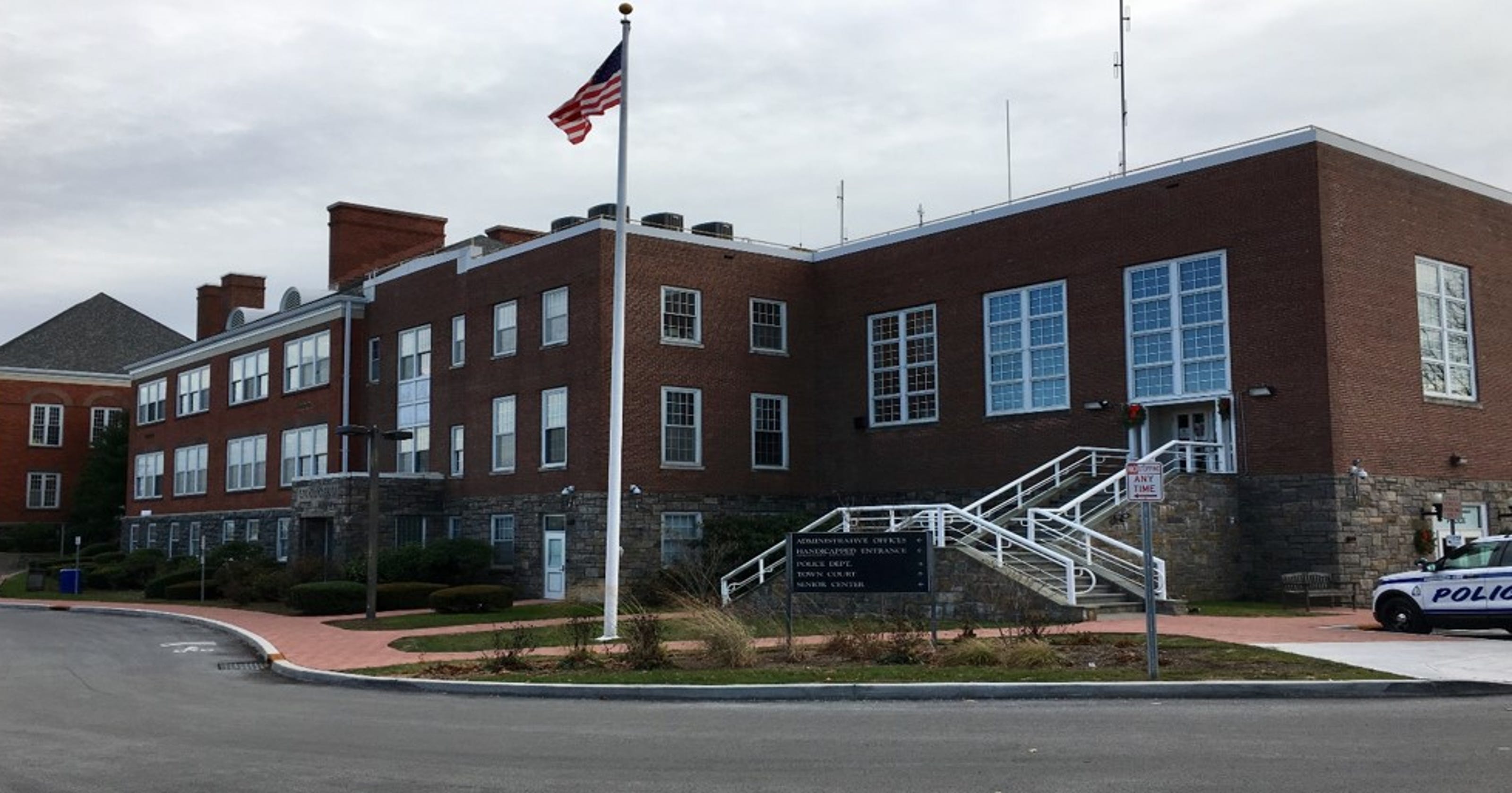 Town of Mamaroneck passes law banning guns from government buildings