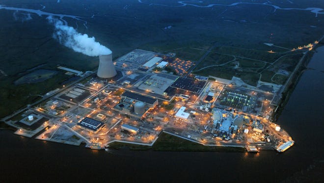 The Salem and Hope Creek Nuclear Generating Stations in Lower Alloways Creek, New Jersey, is shown on Aug. 9, 2012. Federal regulators found five safety violations at the facility recently, according to a report.