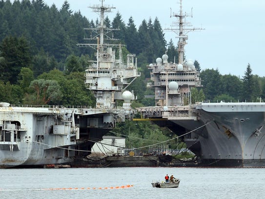 The Independence and the Kitty Hawk in 2015 at Naval Base Kitsap-Bremerton. The Independence has already been scrapped, and the Kitty Hawk will follow.