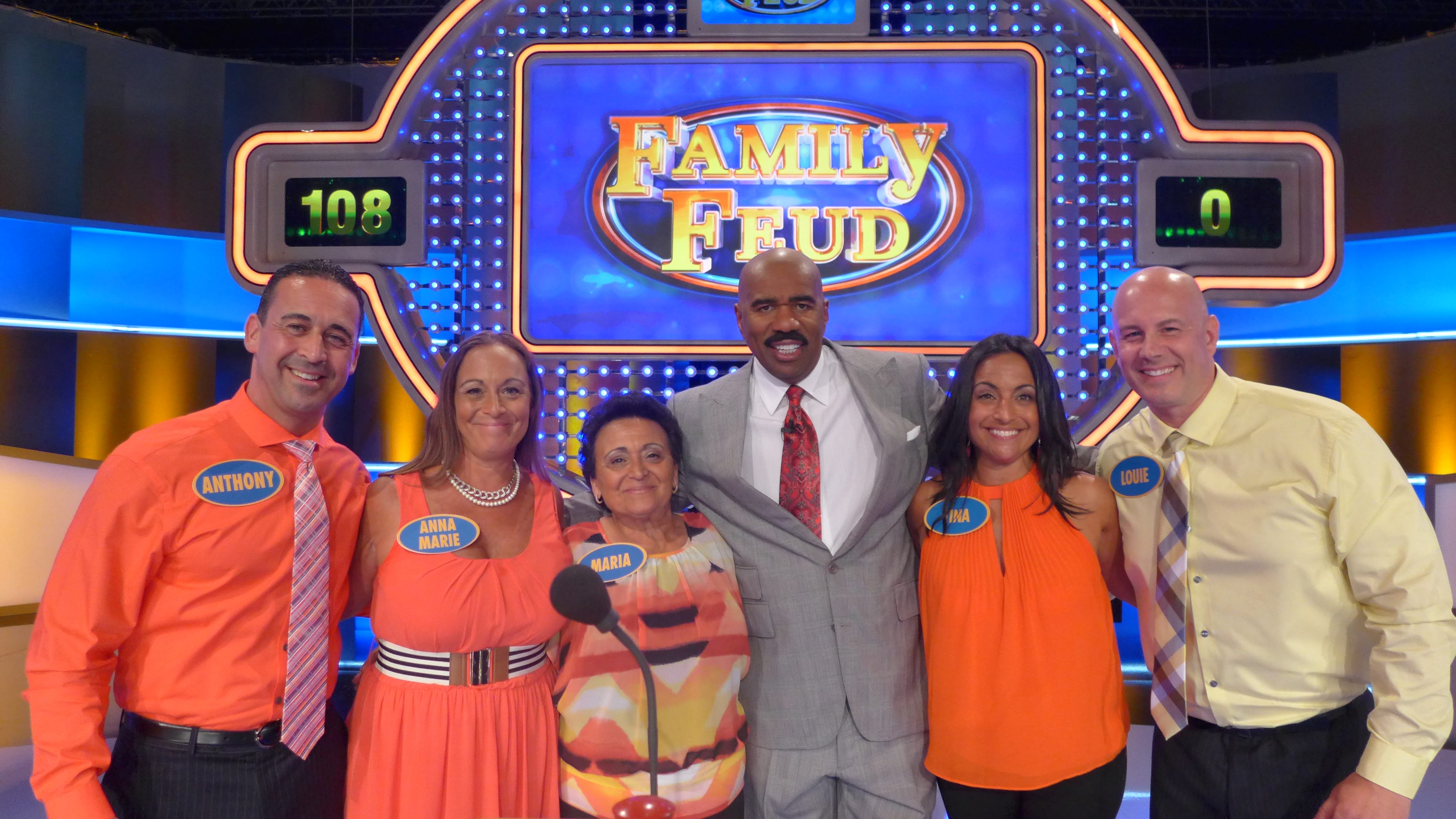 'Family Feud' features Howell contestants