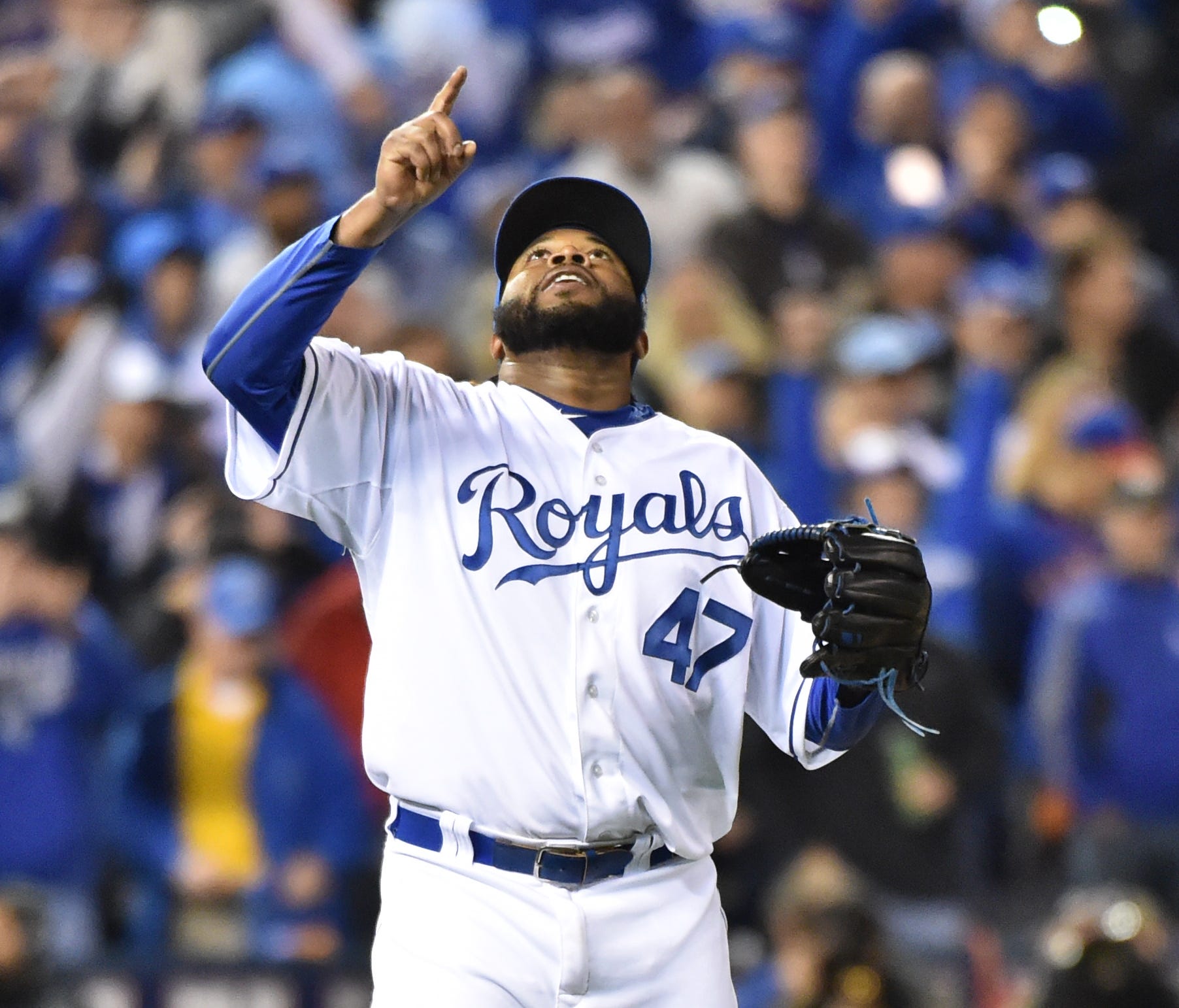 Johnny Cueto pitched a complete game in Game 2 of the World Series, tilting the result in the Royals' favor.