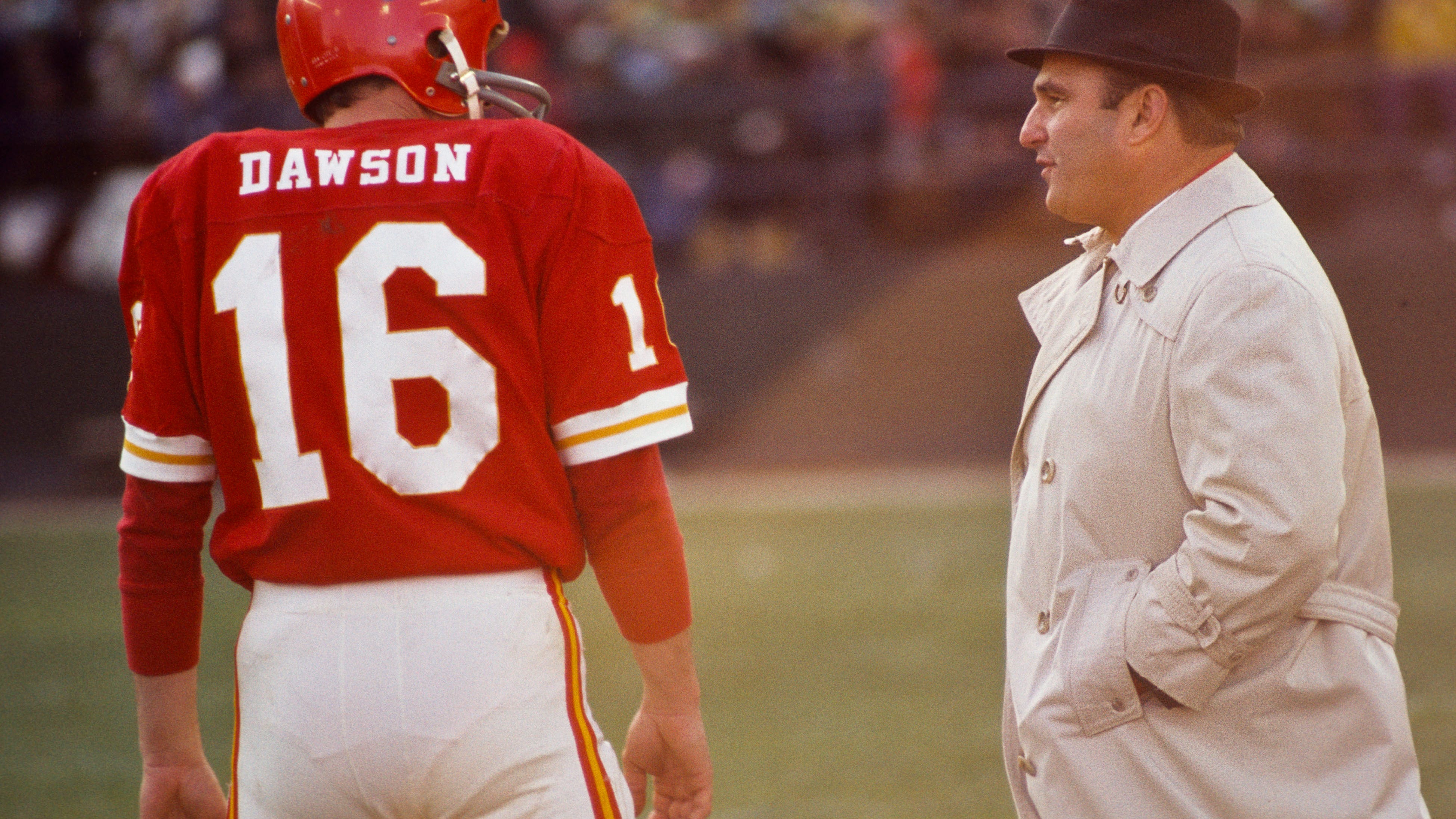 Pro Football Hall of Fame quarterback Len Dawson dies at 87