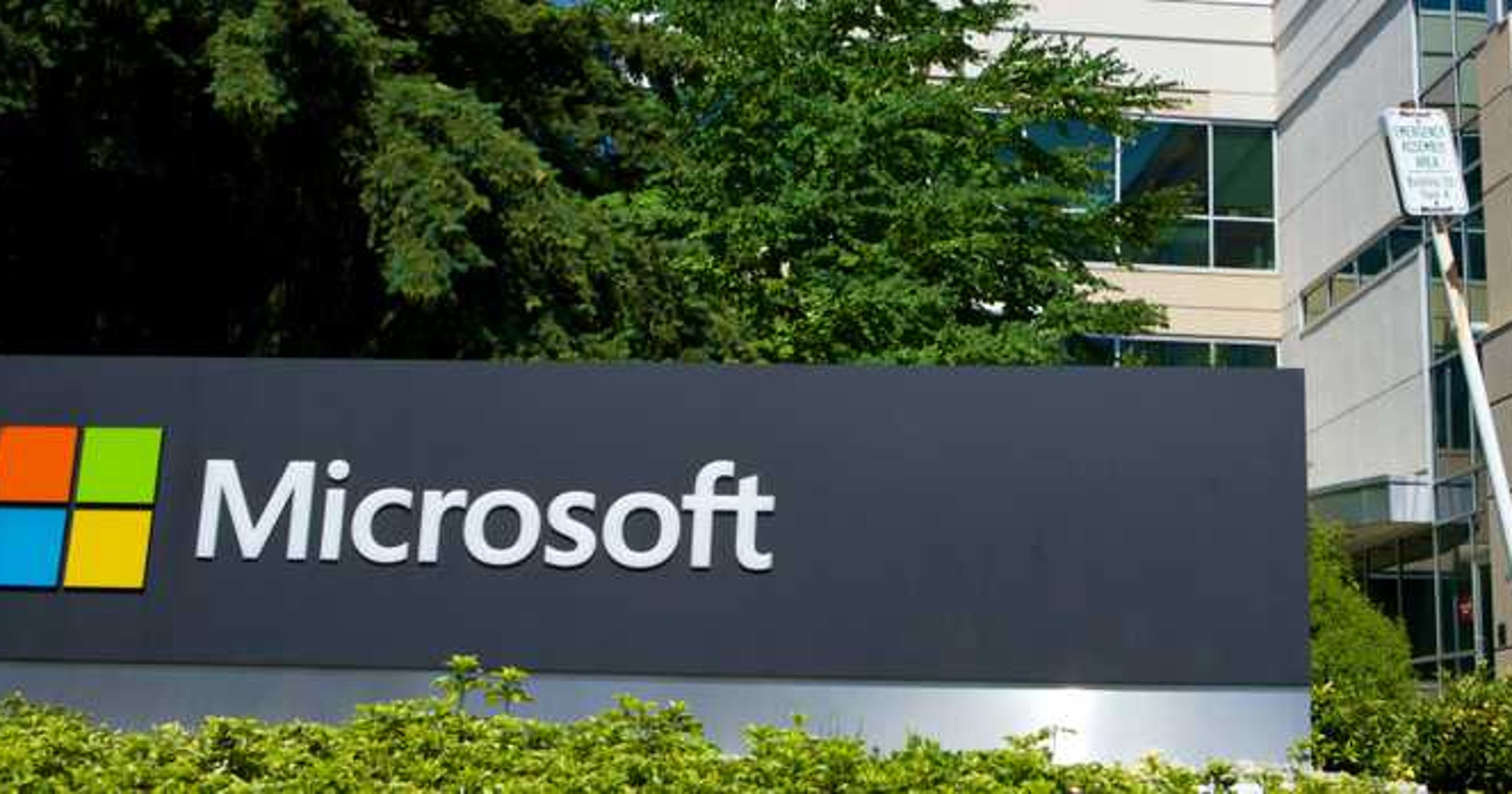 Microsoft demos robot that can chat on the phone with humans