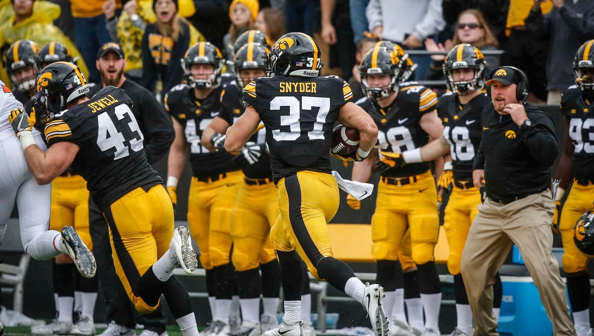 Photos Iowa vs. Illinois football