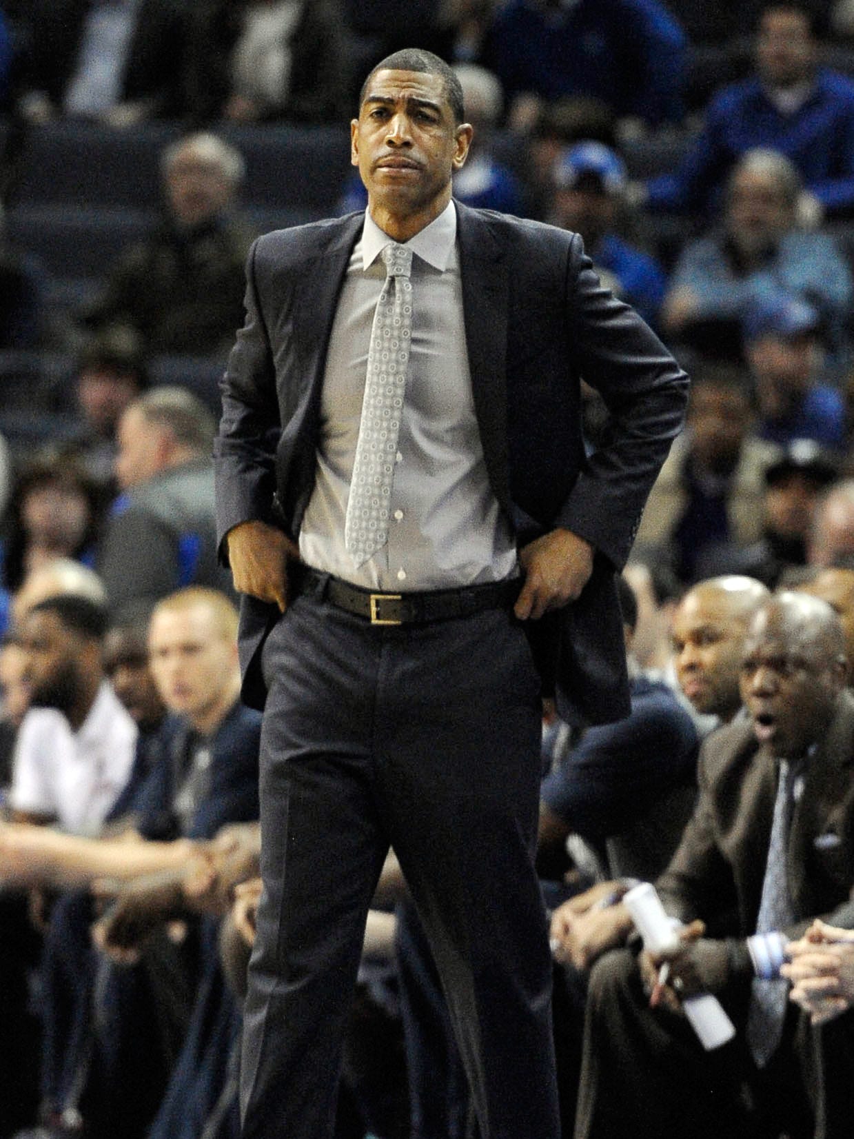 Uconn President Tells Coach Kevin Ollie He Can T Travel To Indy Meeting