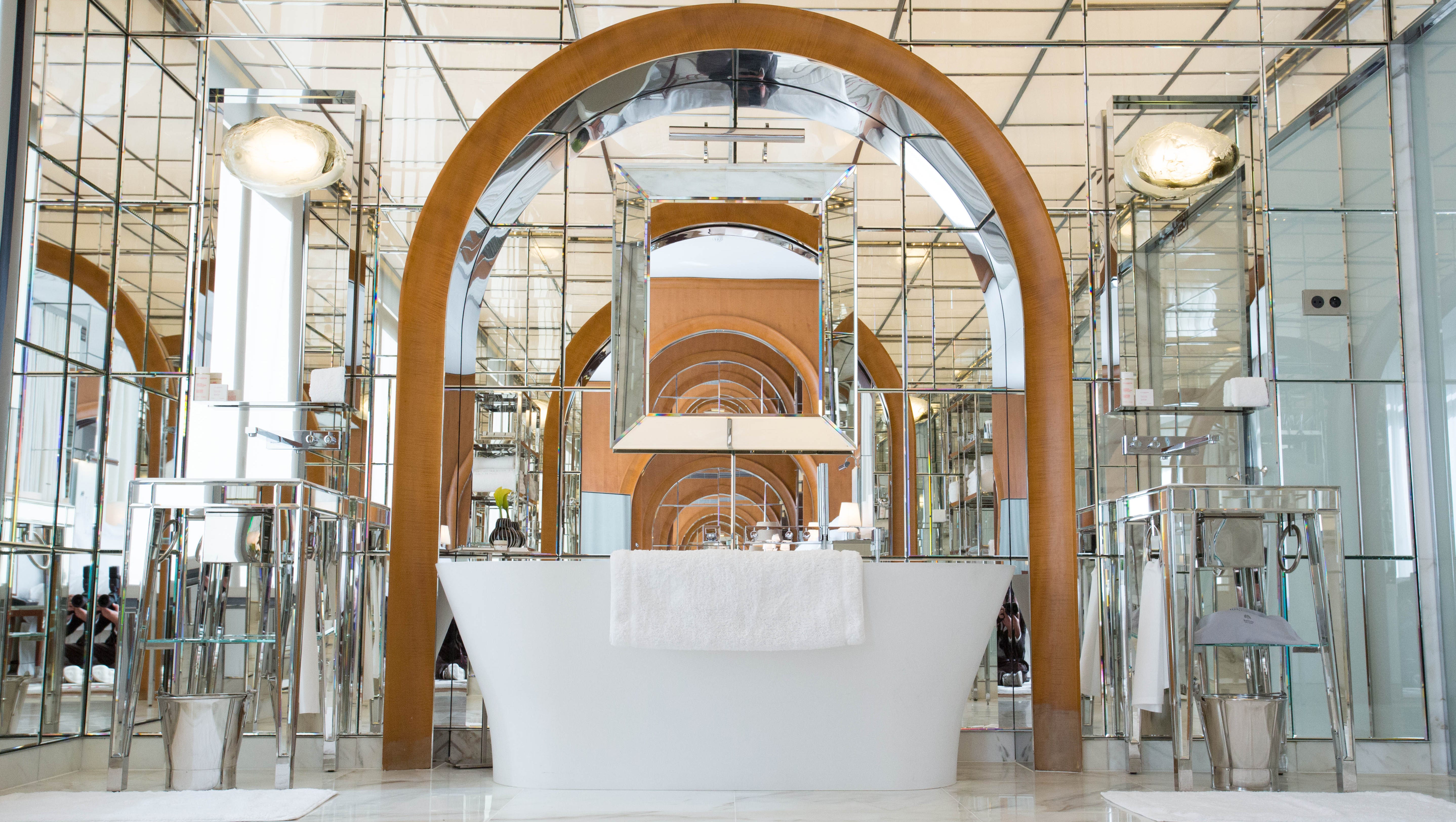 14 Huge Hotel Bathrooms Bigger Than Nyc Apartment