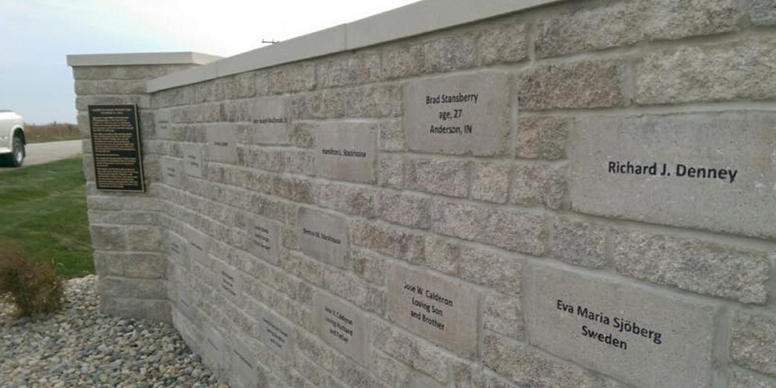 Roselawn plane crash families honor victims