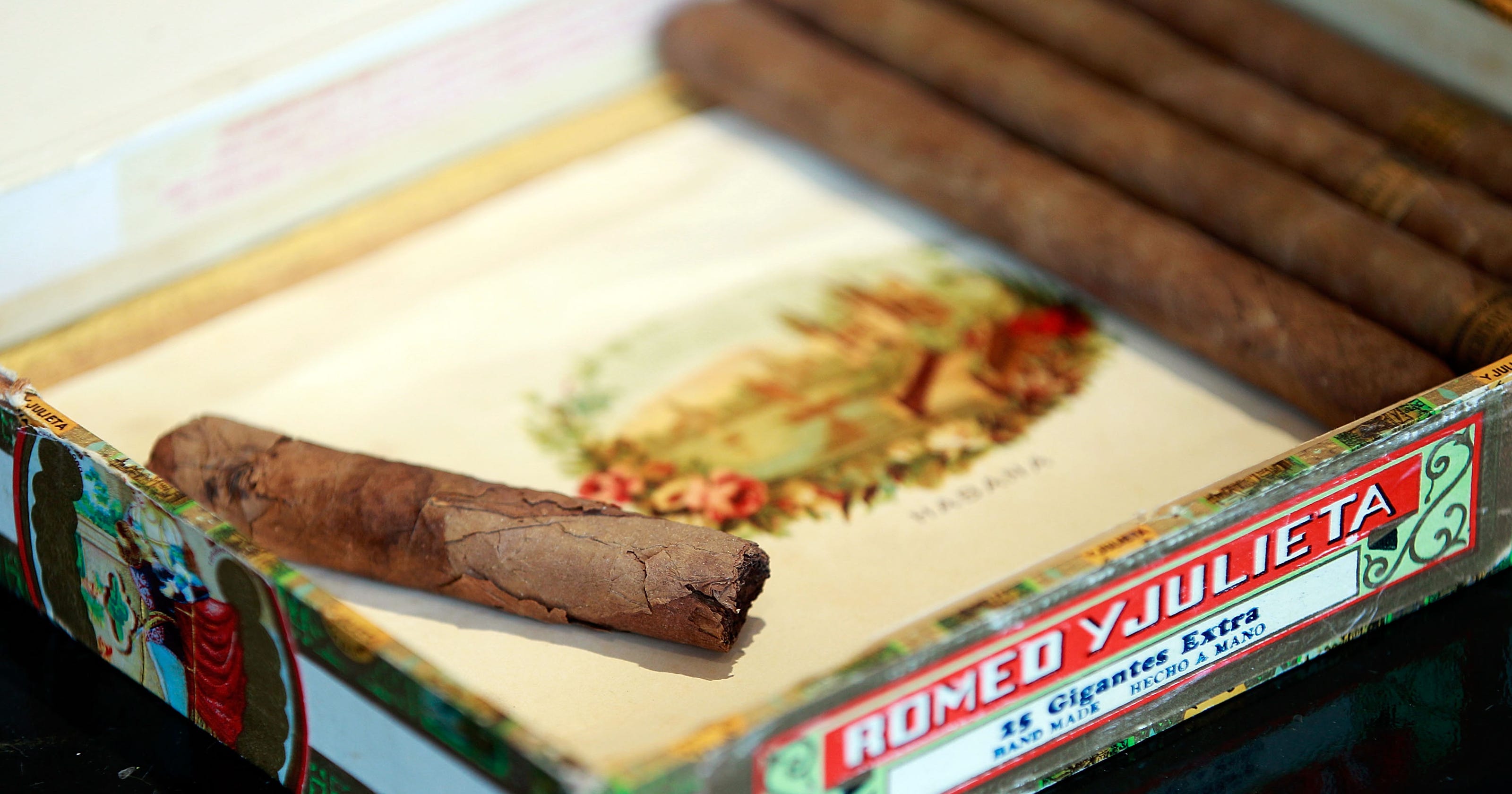 Cuban cigars among goods travelers get OK to import
