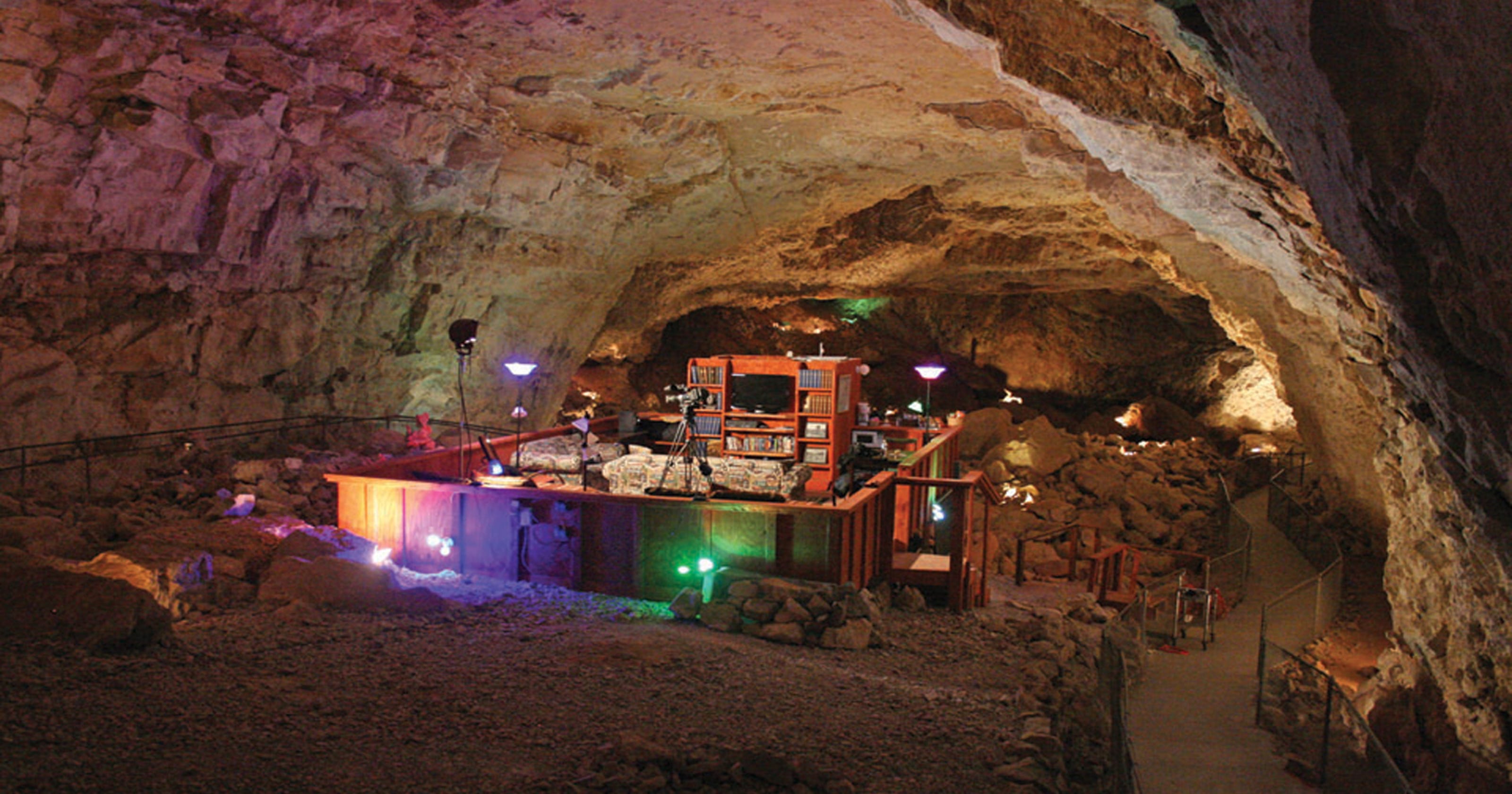Want To Stay In Arizona S Deepest Darkest Hotel Room