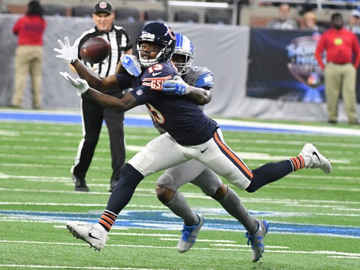 Bears' Kendall Wright can't pull in a reception with