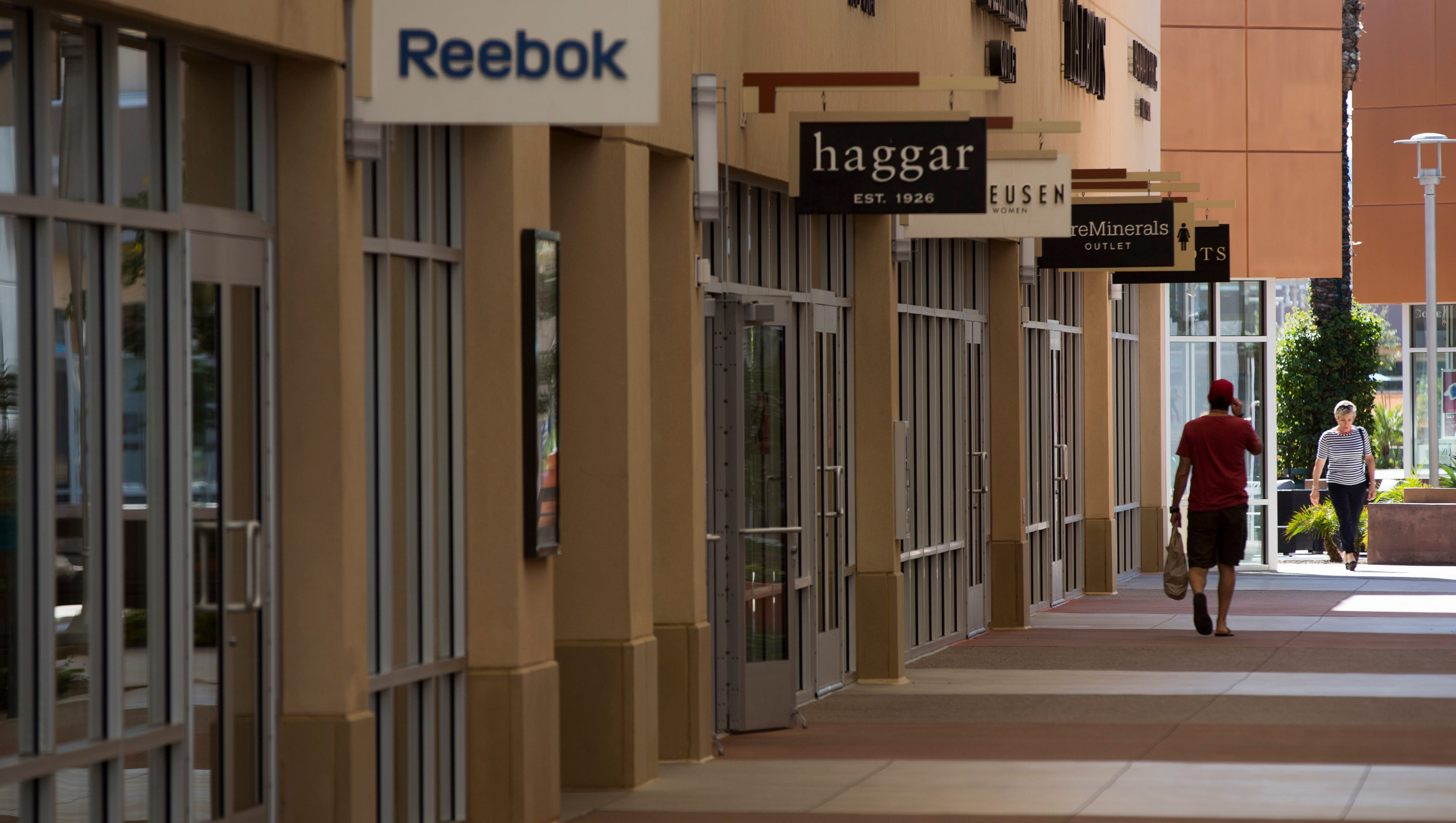 5 New Stores At Glendale Tanger Outlets In Time For Black Friday
