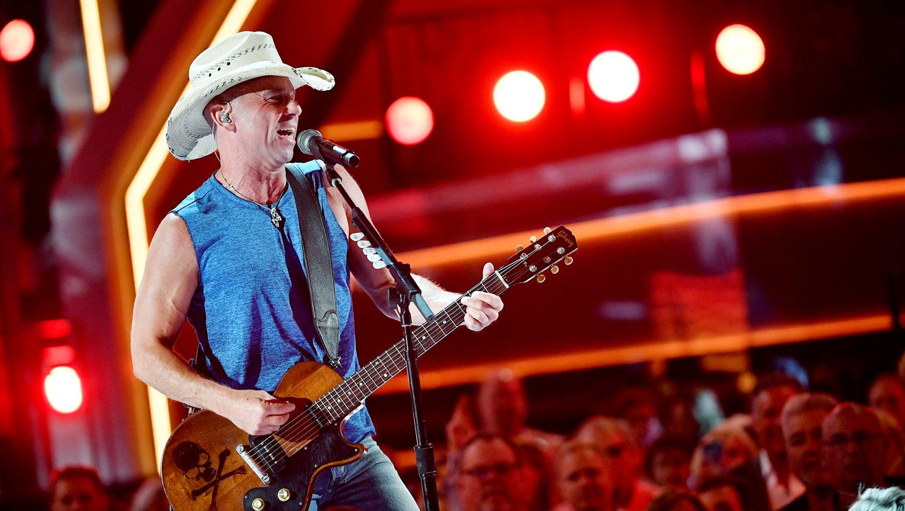 Kenny Chesney To Release Living In Fast Forward Book To Fan Club