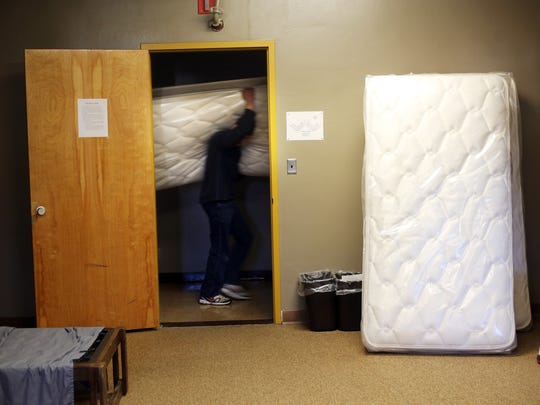 Oregon School For The Deaf Gets Mattress Donations