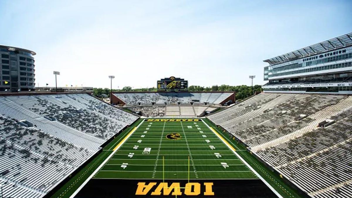 Iowa Hawkeyes Football Team Gets New 10 Game Schedule With Maryland As Opening Day Opponent