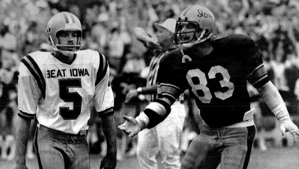 1977 Cy Hawk Football Iowa Beats Isu In 1st Game Of Rekindled Rivalry