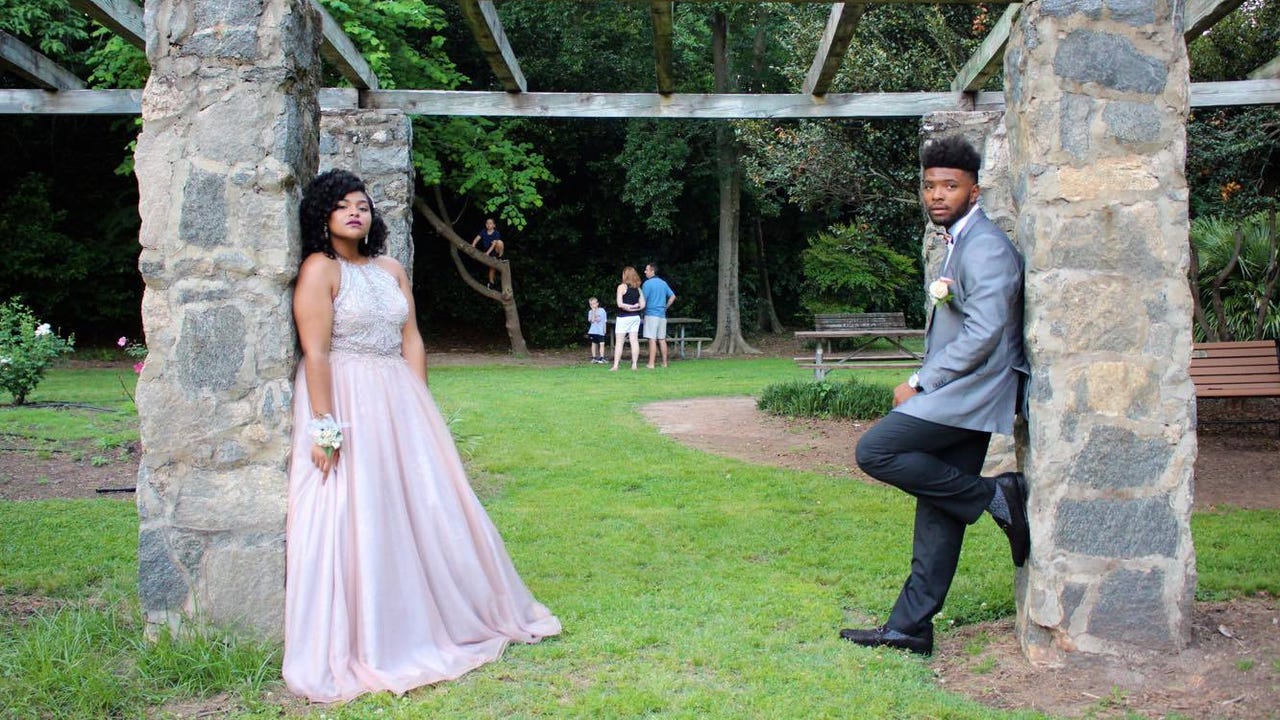 A little girl thought a high school senior going to prom was a real princess