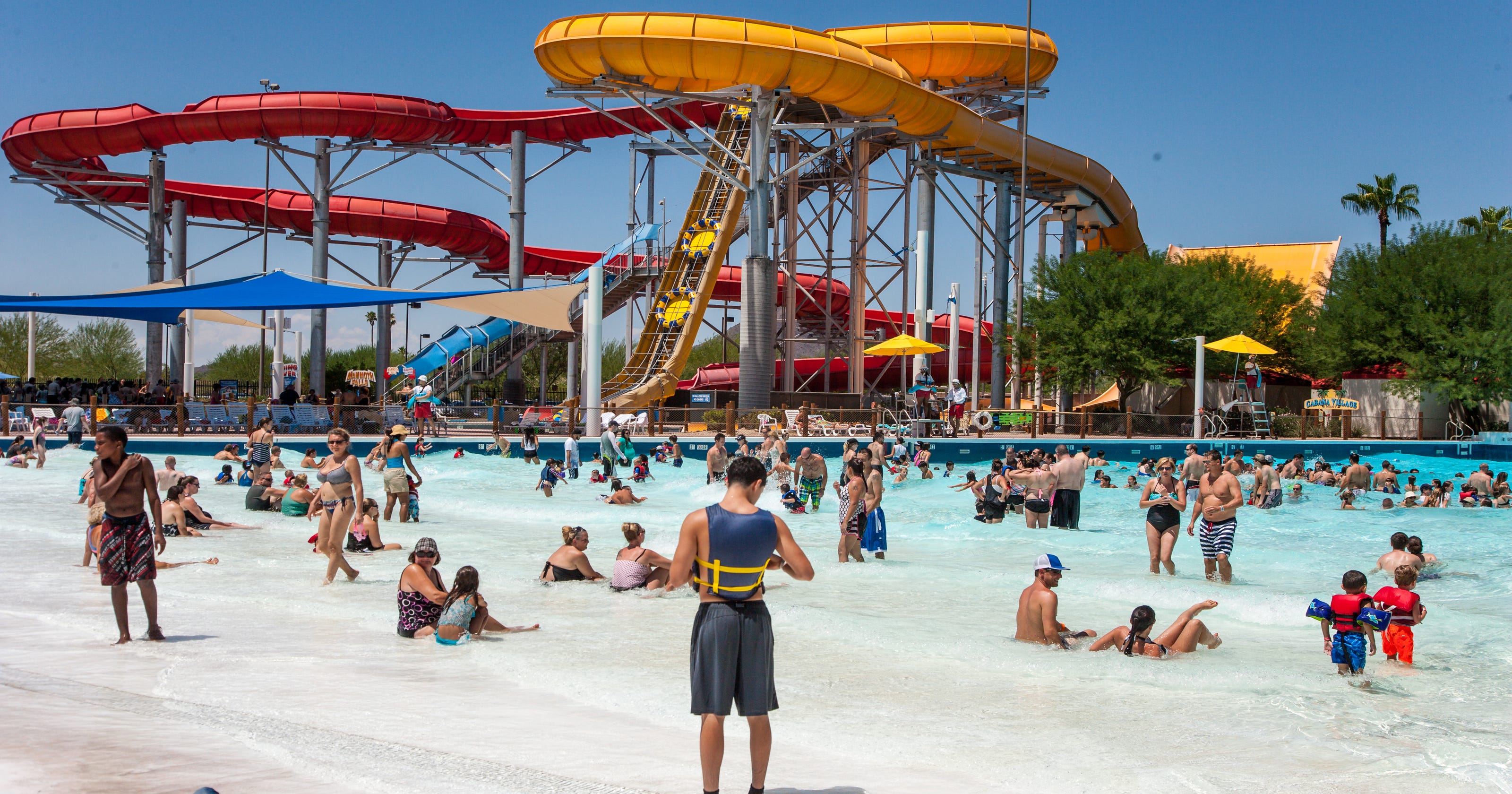 Wet 'n' Wild Phoenix water park is now Six Flags Hurricane Harbor