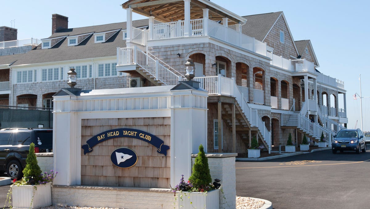hotels near bay head yacht club