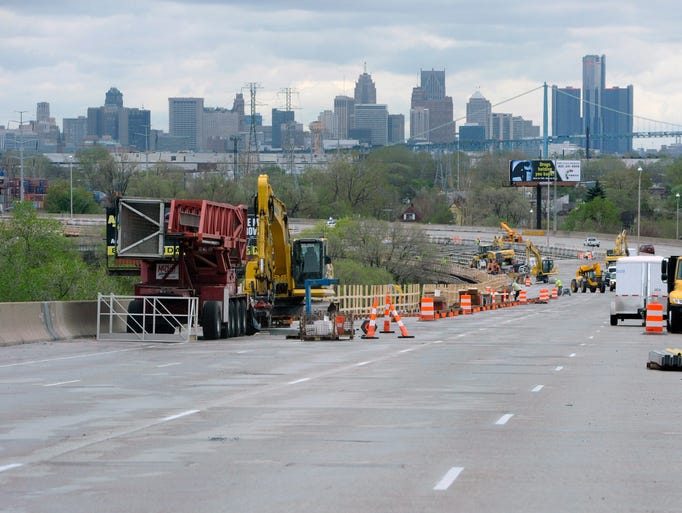Construction continues in the southbound lanes of I-75