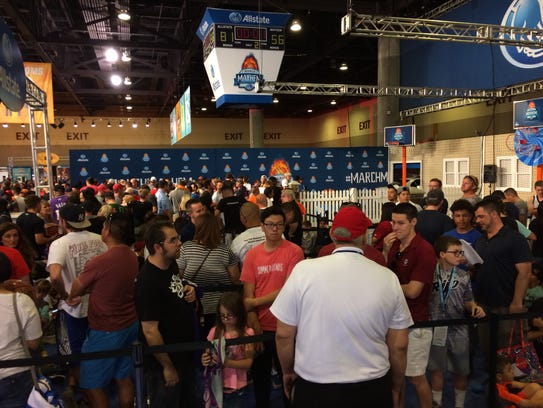 Fans wait in line to meet Steve Nash at the Final Four