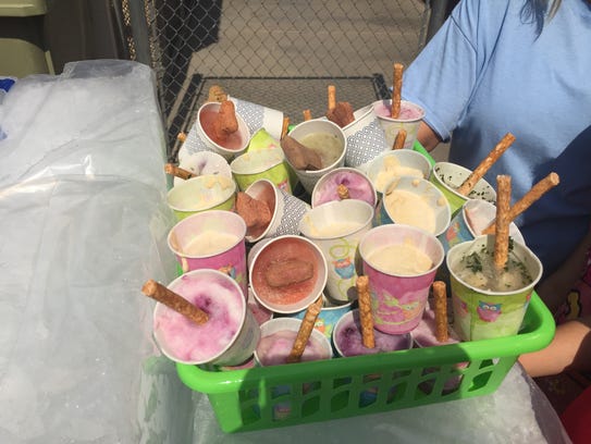 Workers at the shelter made "pupsicles" out of yogurt