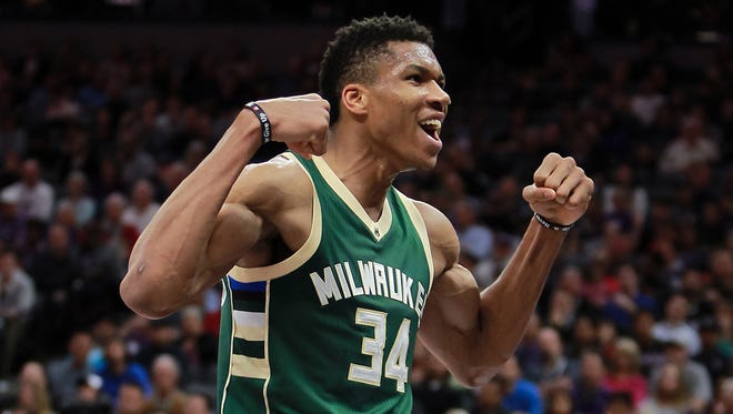 Bucks Star S Father Dies Suddenly In Milwaukee