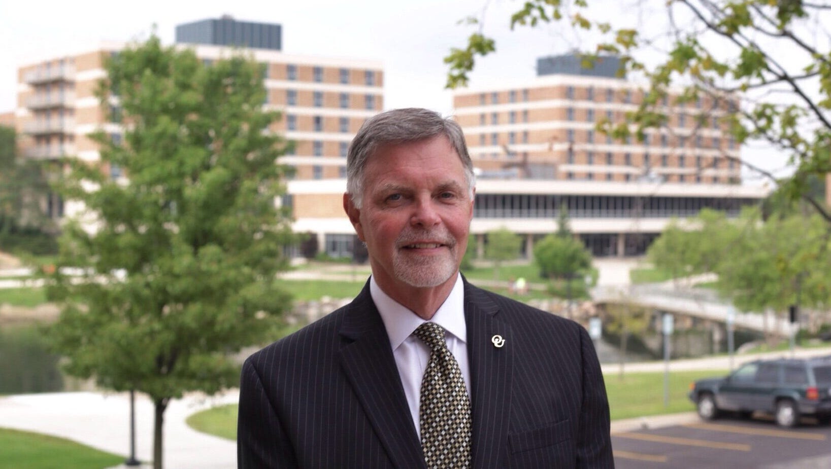 Oakland University Board Isn T Renewing President S Contract