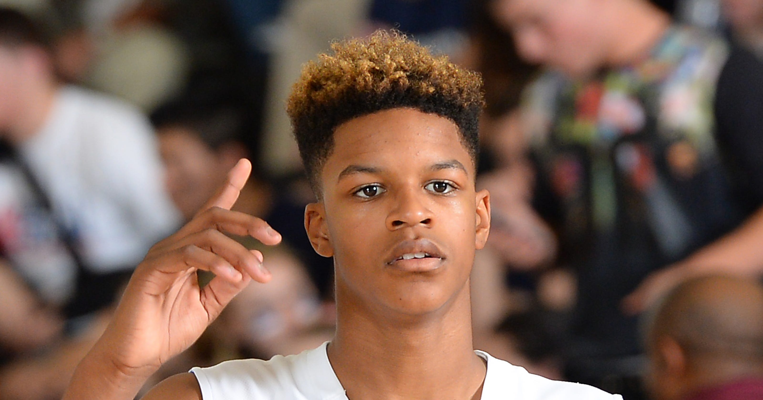 Shareef O'Neal, Shaq's son, throws ball off opponent's face