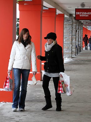 Stores, shoppers see Black Friday growth in Oshkosh