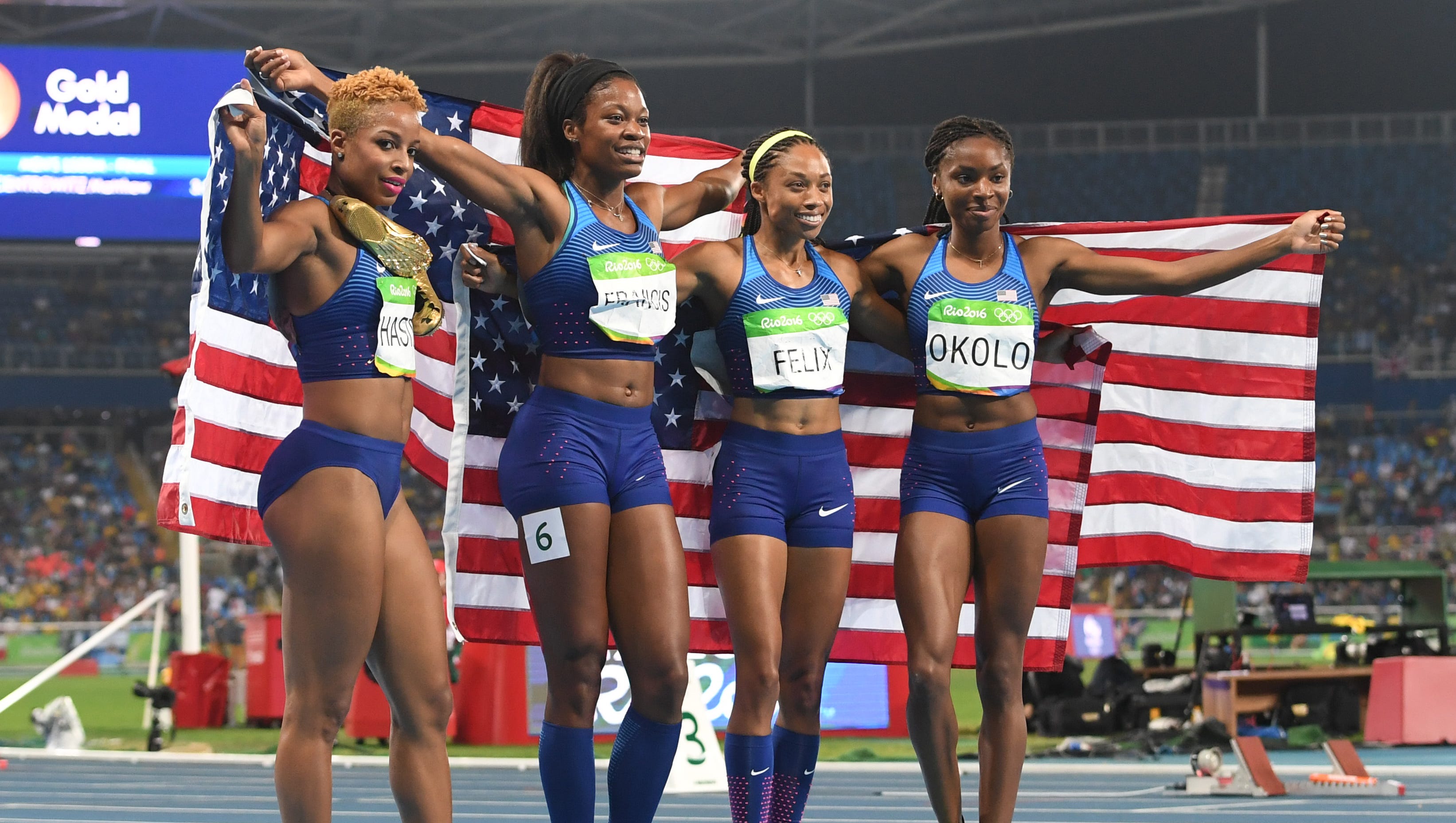 U S Women Cruise To Gold Medal In 4x400 Relay