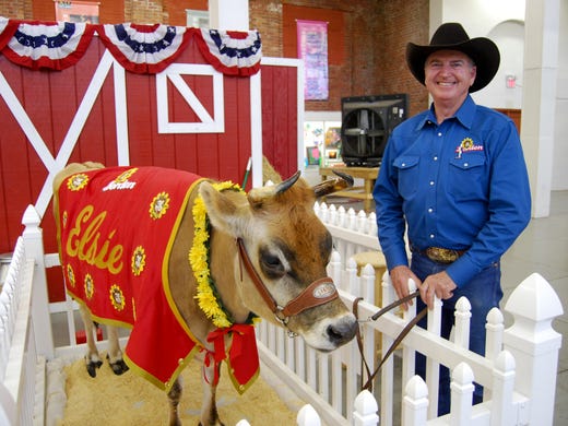 State fair roundup: Celebrity cow milking, bears on skateboards