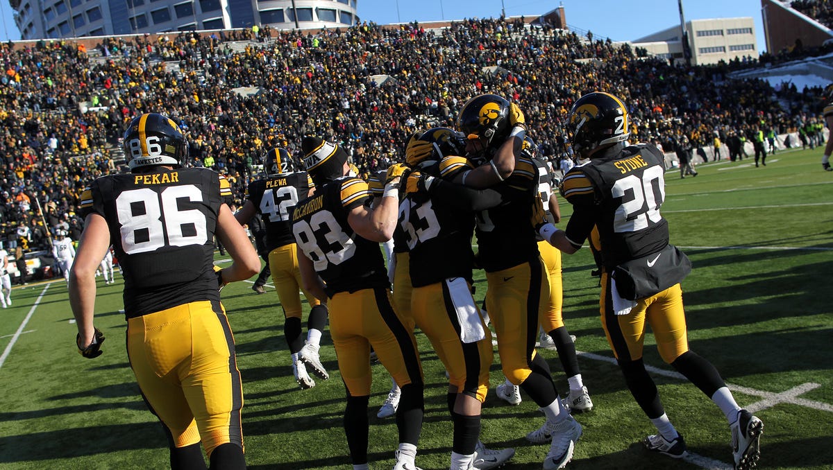 Status Report Desmond King Undecided On Future Plans