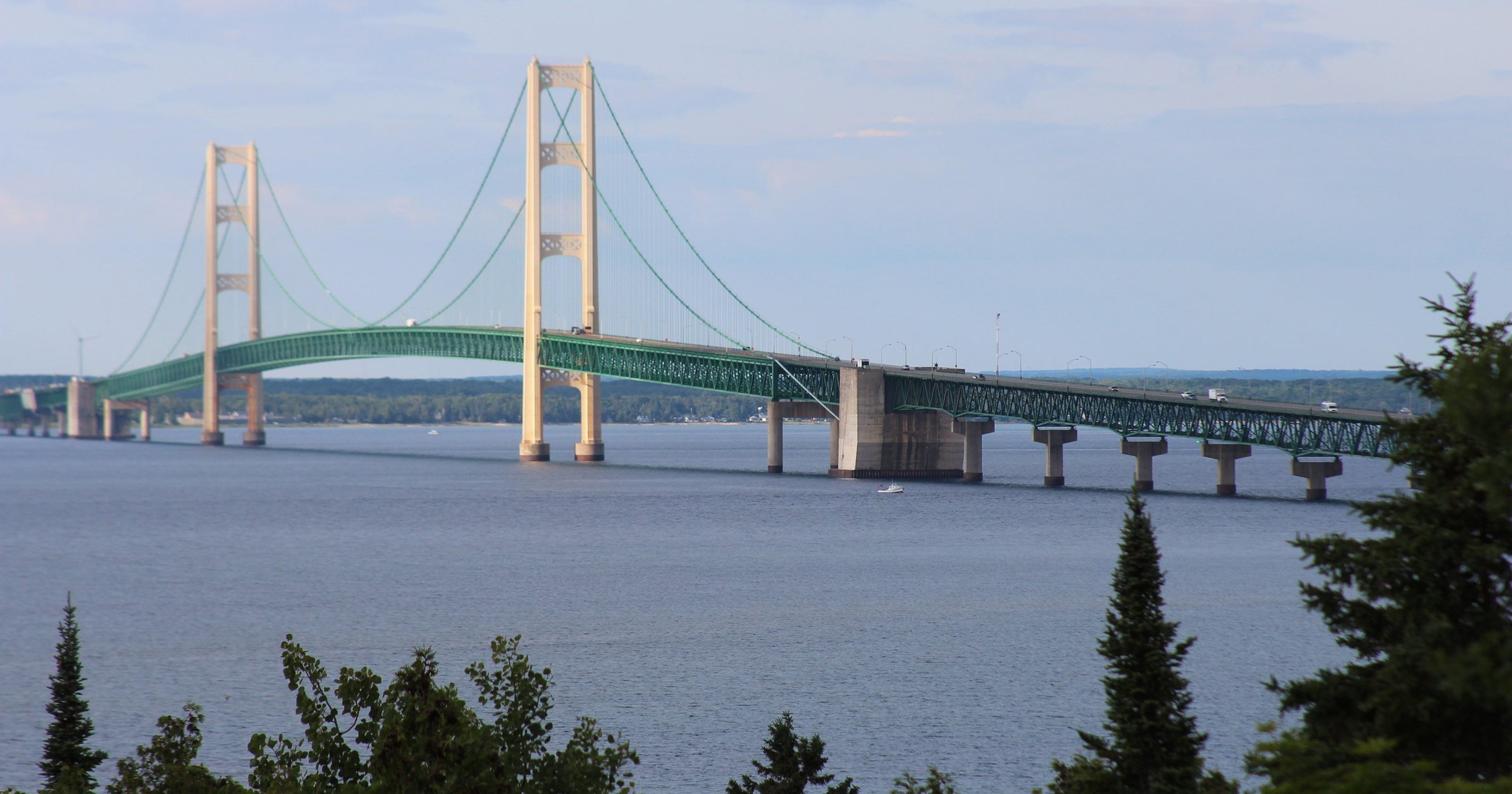 This 360 view of the Mackinac Bridge Walk is absolutely stunning