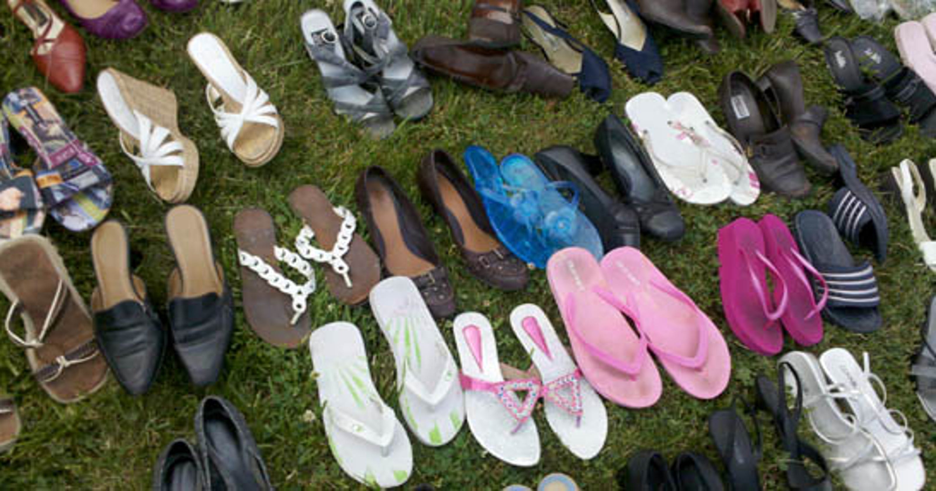BLOG Set the right price for clothes at your yard sale