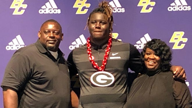 Bleckley County offensive lineman Amarius Mims committed to UGA Wednesday, October 14, 2020.