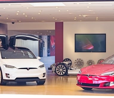 Model X (left) and Model S (right) in a Tesla store.