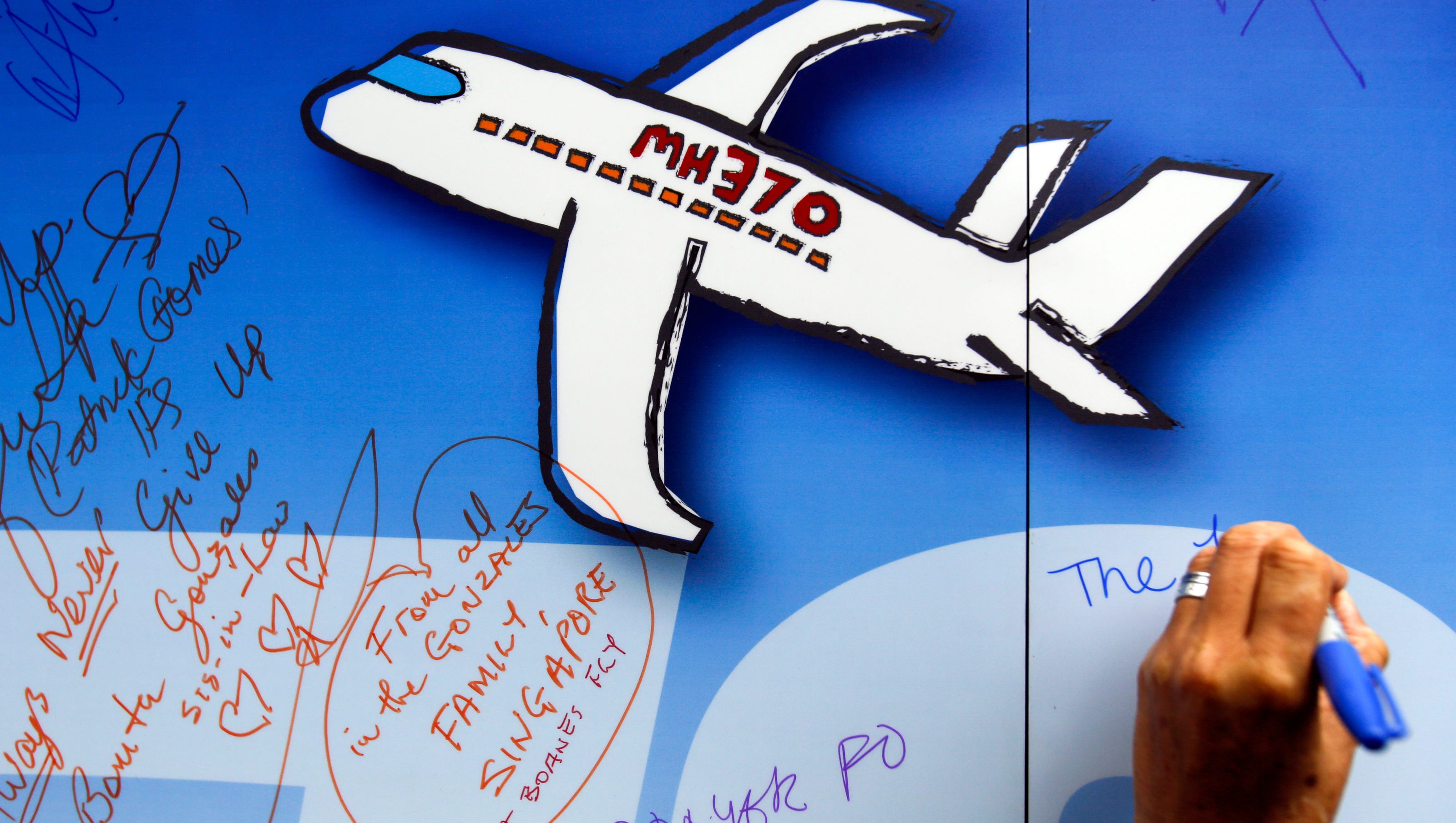 Malaysia New debris ‘almost certainly’ from Flight 370