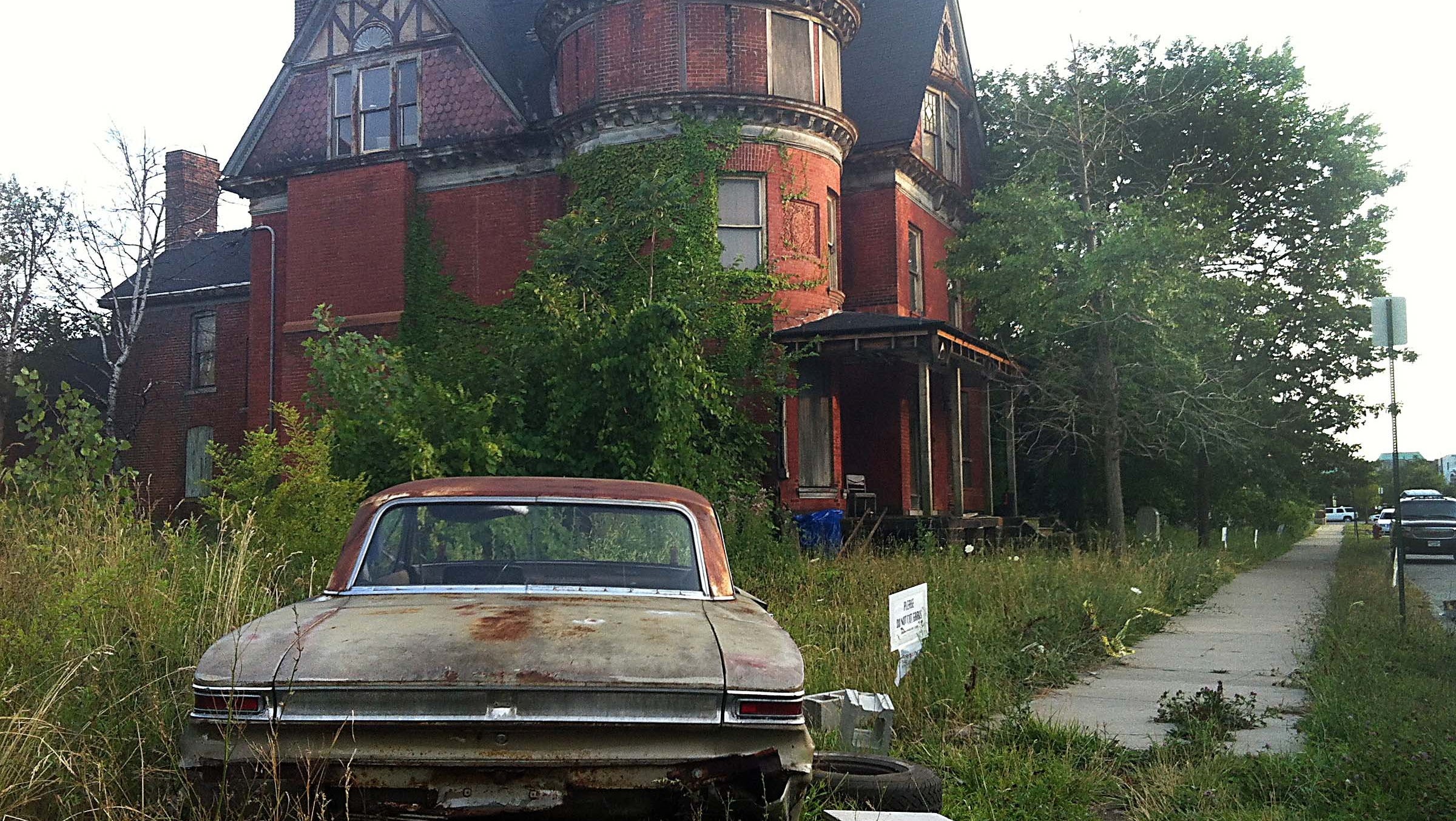 Only Lovers Vampires Called Old Detroit Mansion Home