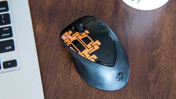 We found this mouse comfortable in both big and small hands, despite its slightly larger than average build